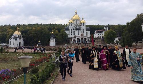 Хрест - це найсильніша зброя,якою можемо подолати зло - VI військове паломництво до Зарваниці.(ФОТО)